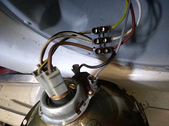 linker Scheinwerfer